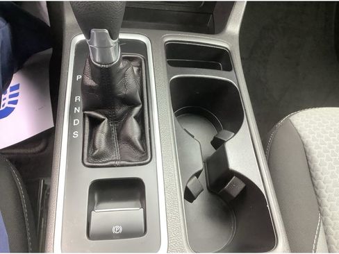 Used 2017 Ford Escape SE image 19