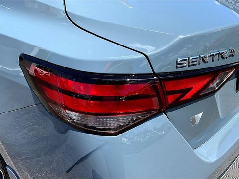 Used 2024 Nissan Sentra SV FWD image 23