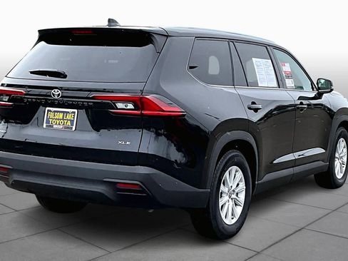 Used 2025 Toyota Grand Highlander AWD image 12