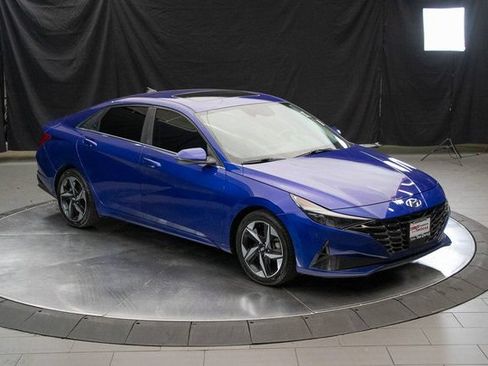Used 2023 Hyundai Elantra Limited w/ Cargo Package FWD image 2