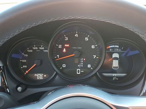 Used 2021 Porsche Macan image 19