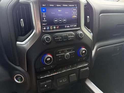 Used 2020 Chevrolet Silverado 1500 RST w/ Texas Edition AWD/4WD image 31
