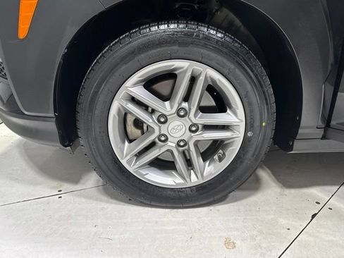 Used 2019 Hyundai Kona SE AWD/4WD image 3