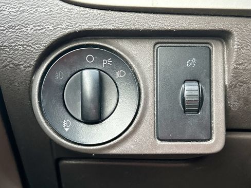 Used 2009 Ford Focus SEL FWD image 17