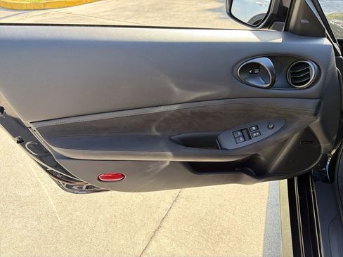 Used 2025 Nissan Z Performance w/ Floor Mat Package RWD image 14