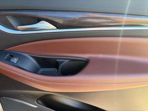 Used 2018 Buick Enclave Avenir w/ Avenir Technology Package AWD/4WD image 39