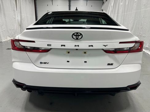 Used 2026 Toyota Camry Hybrid FWD image 6