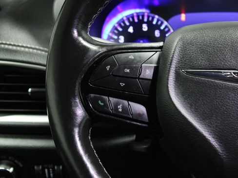 Used 2021 Chrysler Pacifica Touring-L w/ S Appearance Package image 22