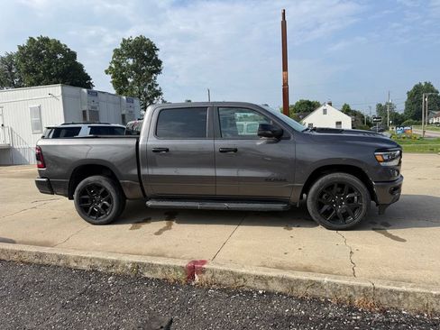 Used 2023 RAM 1500 Laramie AWD/4WD image 5