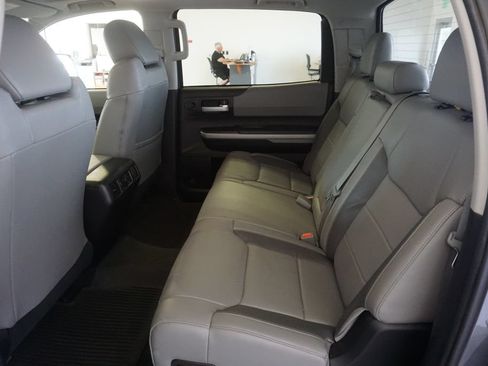 Used 2021 Toyota Tundra Limited w/ Limited Premium Package AWD/4WD image 21