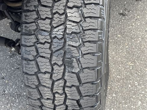 Used 2023 Jeep Wrangler Unlimited Sahara AWD/4WD image 13