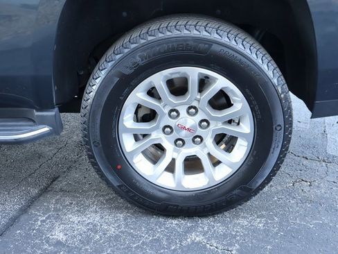 Used 2019 GMC Yukon SLT w/ Open Road Package image 8