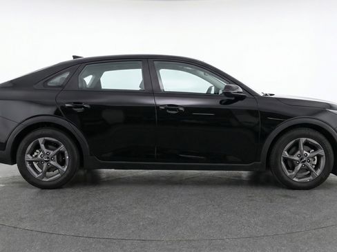 Used 2025 Kia K4 LXS image 11