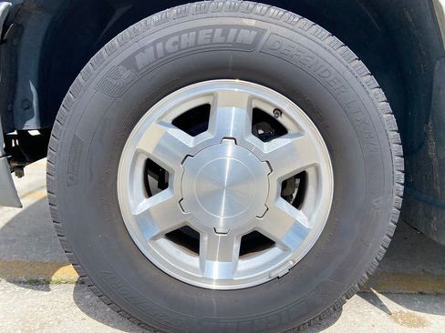 Used 2004 GMC Yukon XL SLT w/ Preferred Equipment Group RWD image 9
