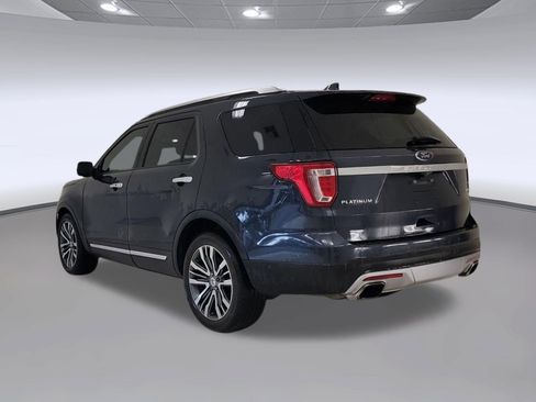 Used 2017 Ford Explorer Platinum AWD/4WD image 3