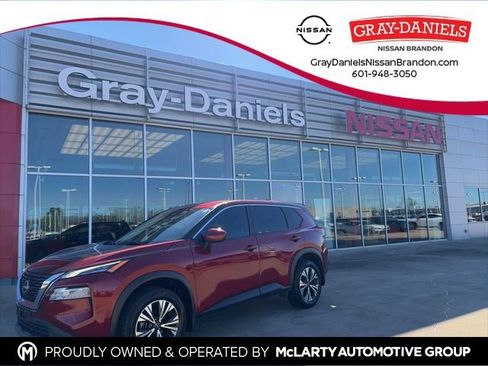 Used 2023 Nissan Rogue SV image 1
