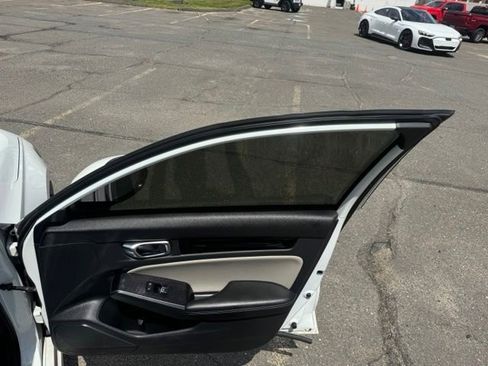 Used 2022 Honda Civic Touring image 5