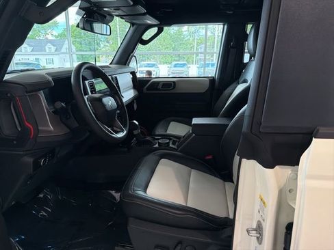New 2026 Ford Bronco Outer Banks w/ Sasquatch Package AWD/4WD image 12