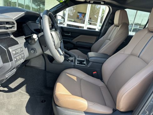 Used 2026 Toyota 4Runner Limited AWD/4WD image 10