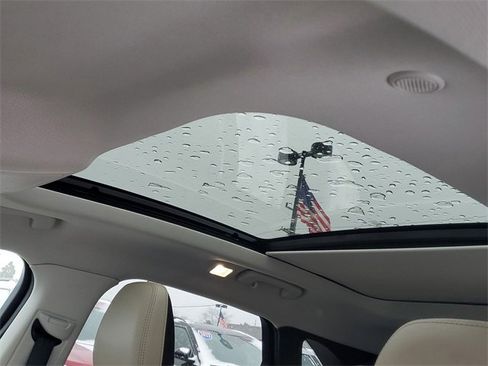 Certified 2022 Ford Escape Titanium w/ Class II Trailer Tow Package image 9