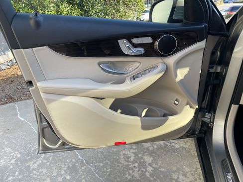 Certified 2022 Mercedes-Benz GLC 300 image 18