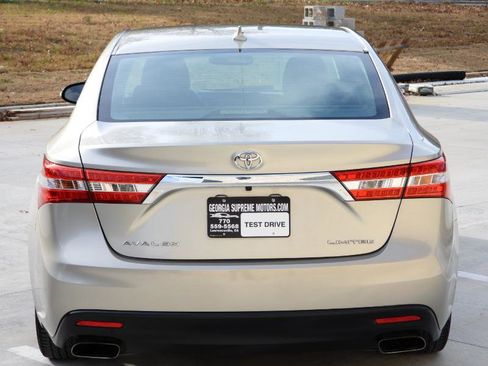 Used 2015 Toyota Avalon Limited image 19