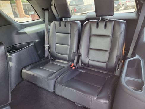 Used 2019 Ford Explorer XLT w/ Equipment Group 202A image 23