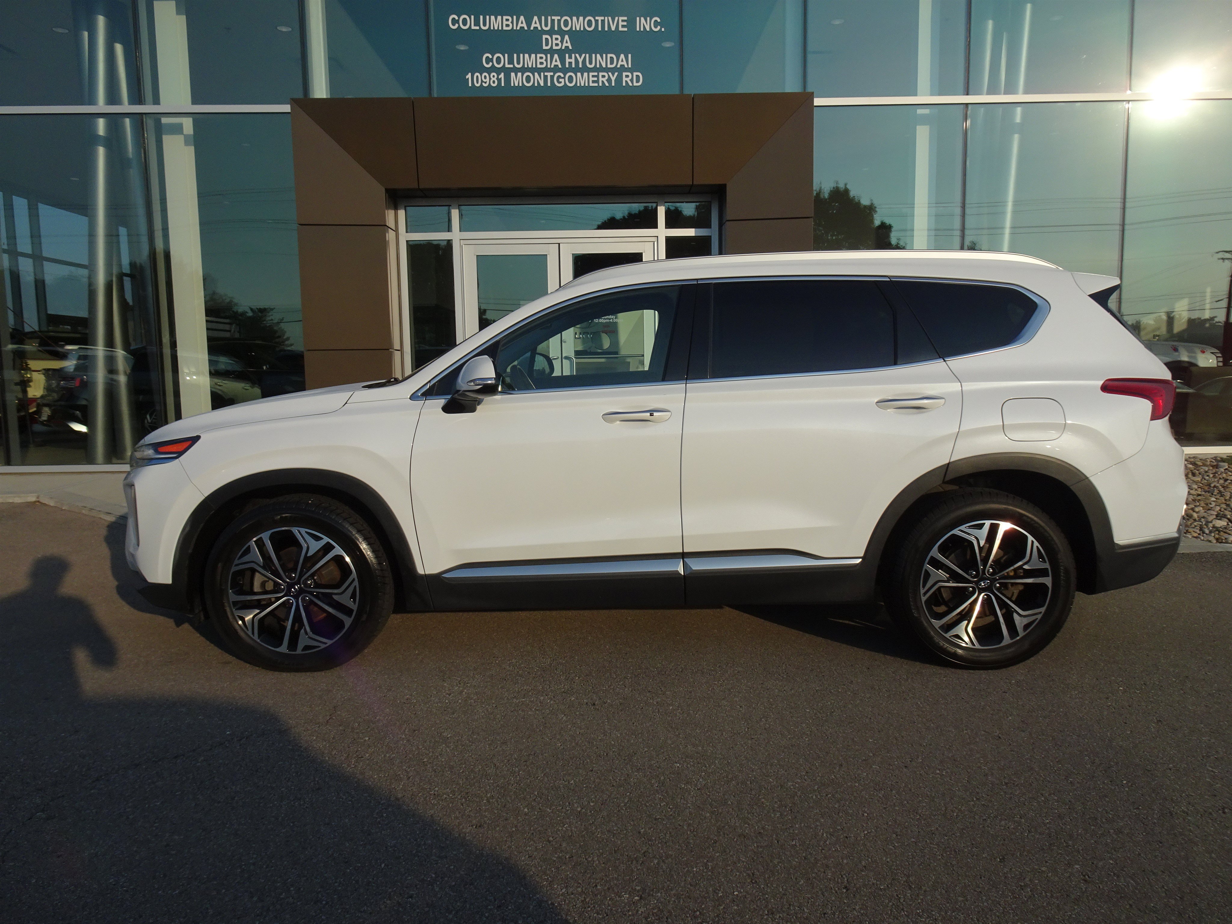 Used 2019 Hyundai Santa Fe Limited FWD image 2