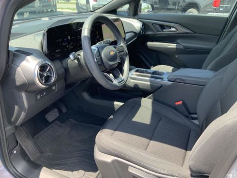Used 2025 Chevrolet Equinox EV LT w/ LPO, All-Weather Mat Package FWD image 22