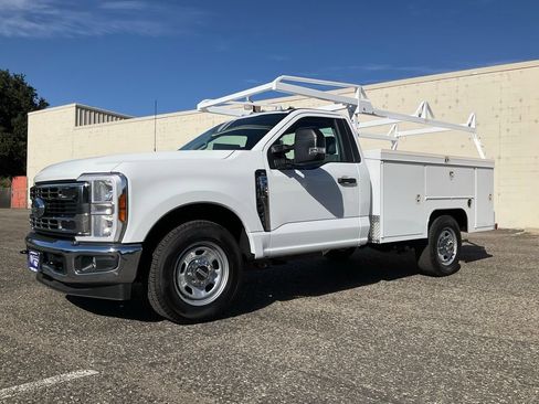 New 2025 Ford F350 XL w/ XL Chrome Package RWD image 79