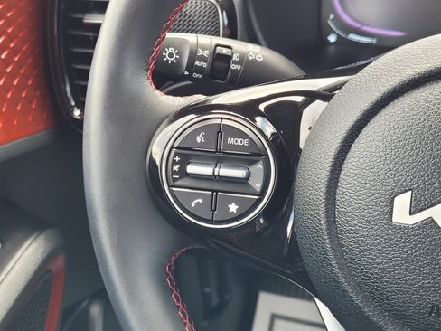 Used 2025 Kia Soul GT-Line w/ GT-Line Technology Package FWD image 14