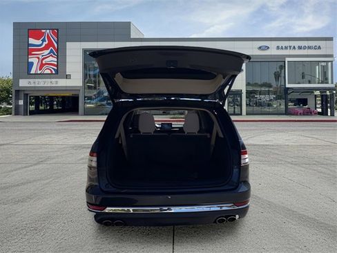 Used 2023 Lincoln Aviator Reserve w/ Equipment Group 201A image 17