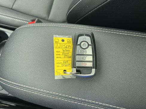 Used 2020 Ford Escape Titanium AWD/4WD image 21