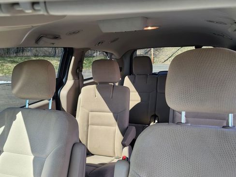 Used 2015 Dodge Grand Caravan SXT image 26