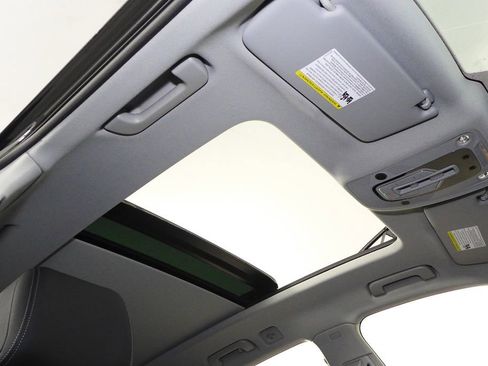 Used 2023 Audi Q5 2.0T Premium w/ Convenience Package image 18