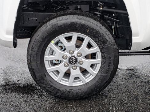 New 2025 Toyota Tacoma SR5 image 9