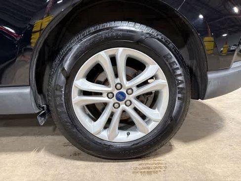 Used 2019 Ford Edge SEL w/ Equipment Group 201A AWD/4WD image 10