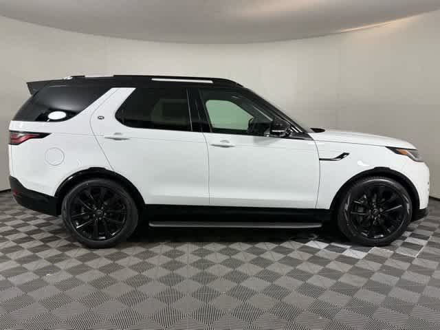 Used 2026 Land Rover Discovery Dynamic SE AWD/4WD image 9