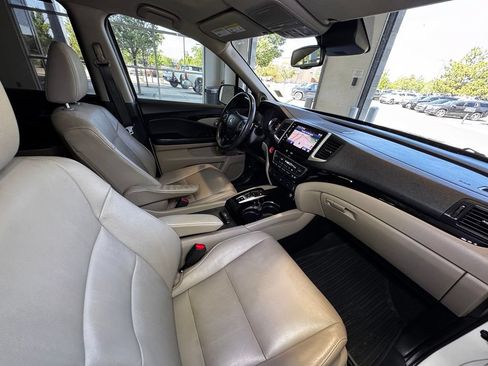 Used 2017 Honda Pilot Touring image 49