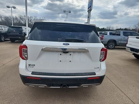 Used 2020 Ford Explorer XLT w/ Equipment Group 202A image 5