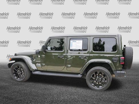 Used 2022 Jeep Wrangler Unlimited Sahara w/ Cold Weather Group AWD/4WD image 7