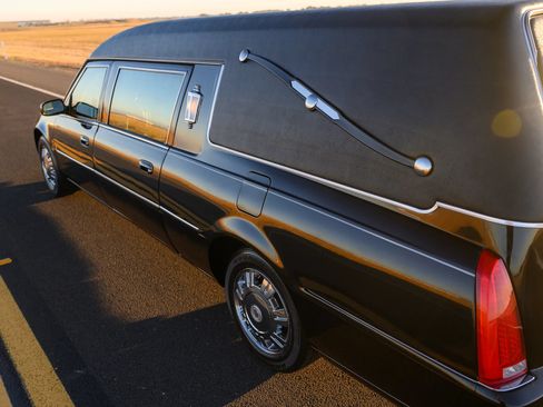 Used 2009 Cadillac DTS Hearse FWD image 46