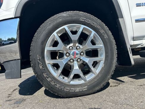 Used 2018 GMC Sierra 1500 SLT w/ SLT Premium Package AWD/4WD image 12