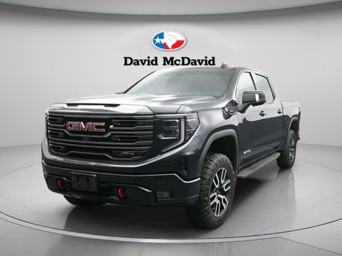 Used 2022 GMC Sierra 1500 AT4 w/ AT4 Premium Package AWD/4WD image 4