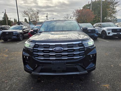 New 2026 Ford Explorer Active w/ Active Comfort Package image 2