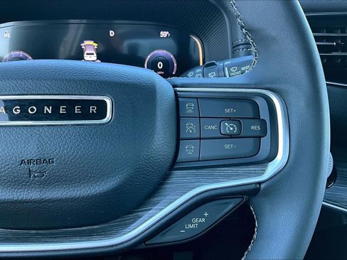 Used 2023 Jeep Wagoneer L Series III image 23