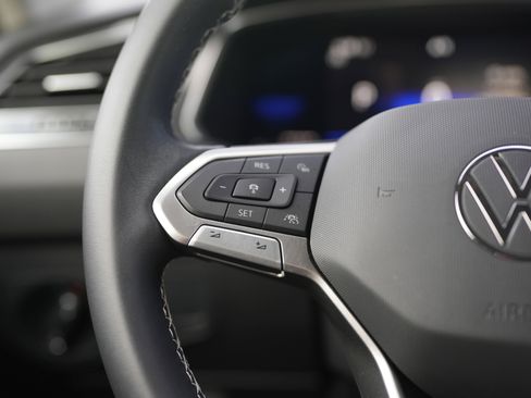 Certified 2023 Volkswagen Tiguan SE image 19