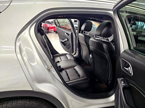 Used 2018 Mercedes-Benz GLA 250 4MATIC w/ Premium Package image 32