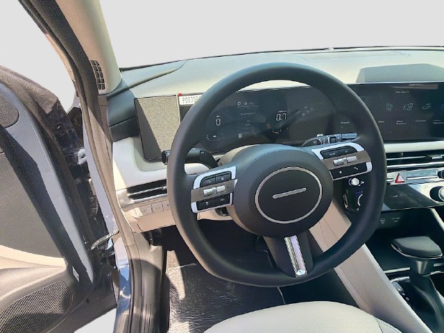 New 2026 Hyundai Tucson SEL Plus FWD image 11