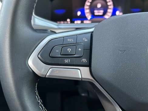 Used 2025 Volkswagen Taos SE image 20